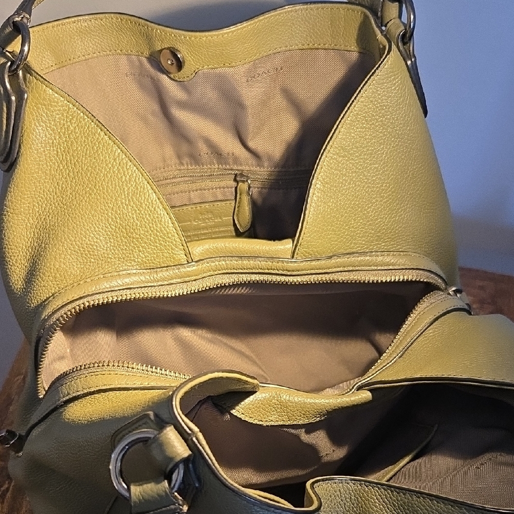 Coach Green Shoulder Bag - Picture 7 of 9